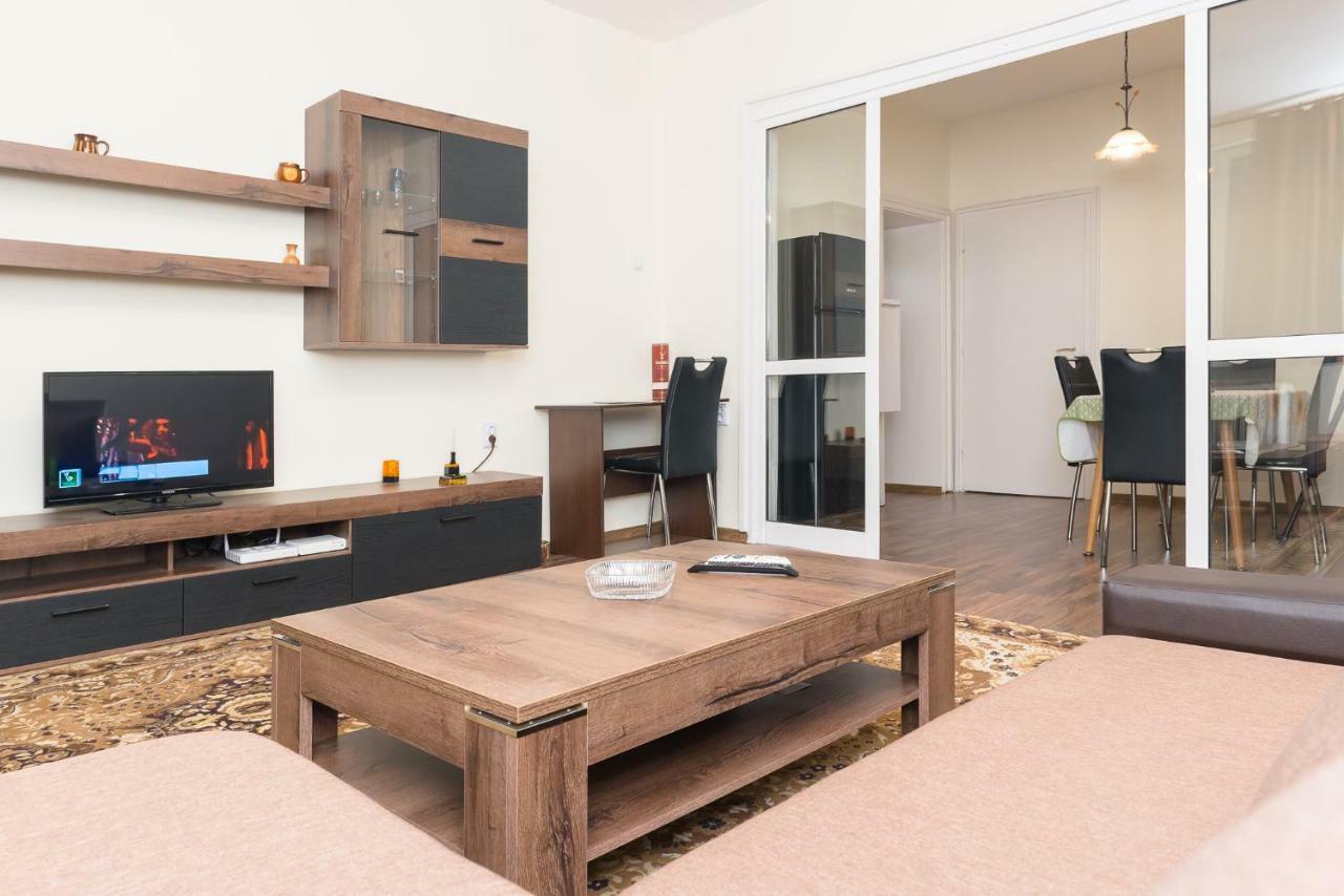 Apartment Academic *